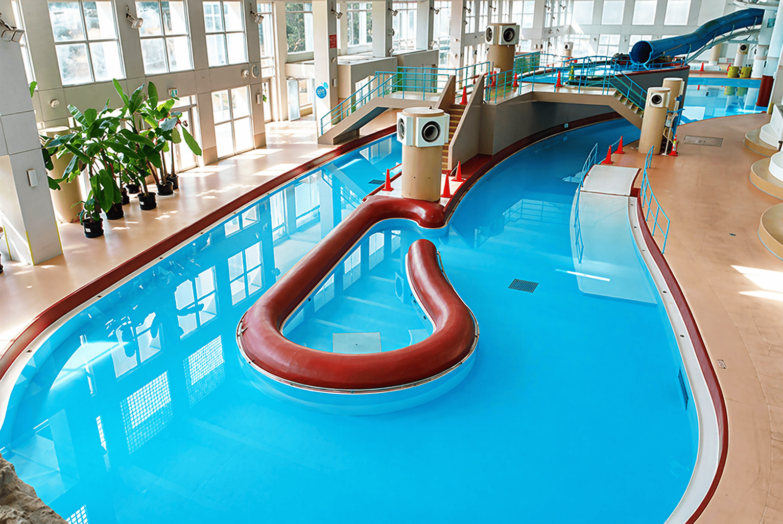 tama-indoorpool-2.png
