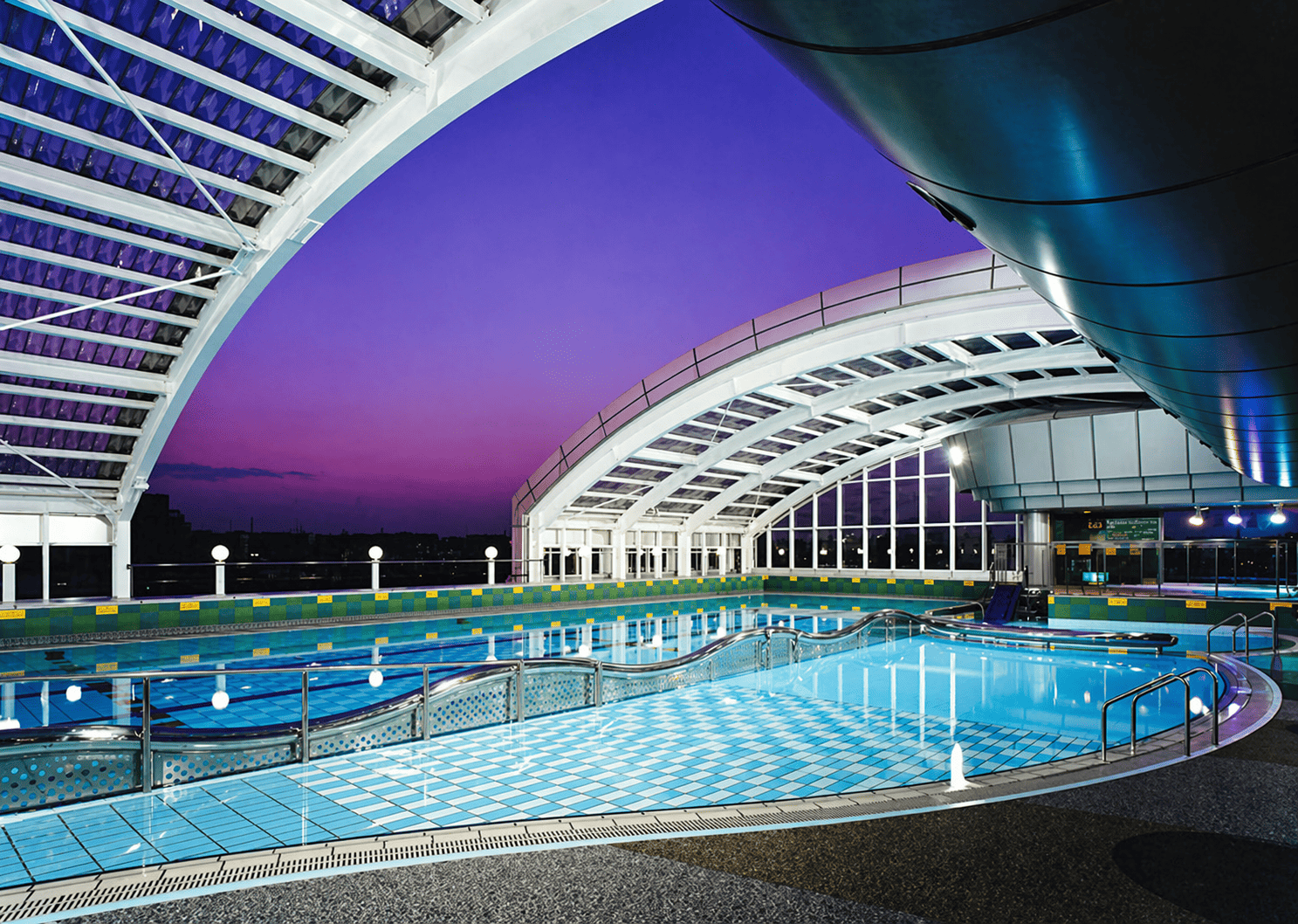 tama-indoorpool-4.png